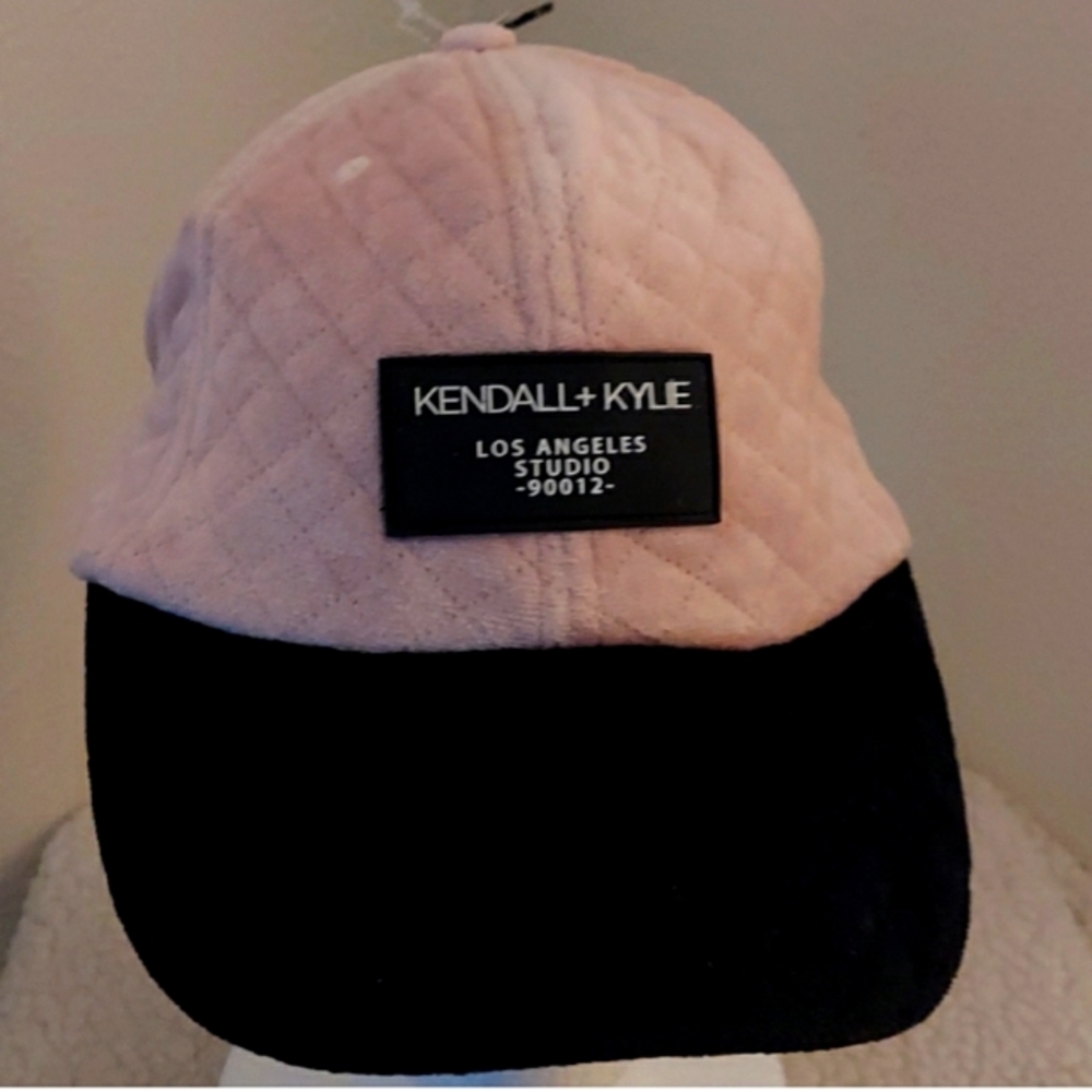 NWT 💖 Kendall + Kylie Pink & Black quilted velvet/velour ball cap style hat